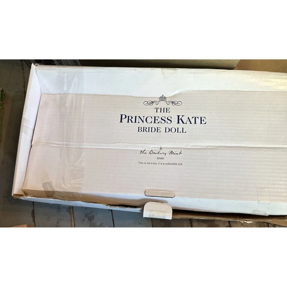 The Princess Kate Middleton Bride Prince William Groom Doll Danbury Complete